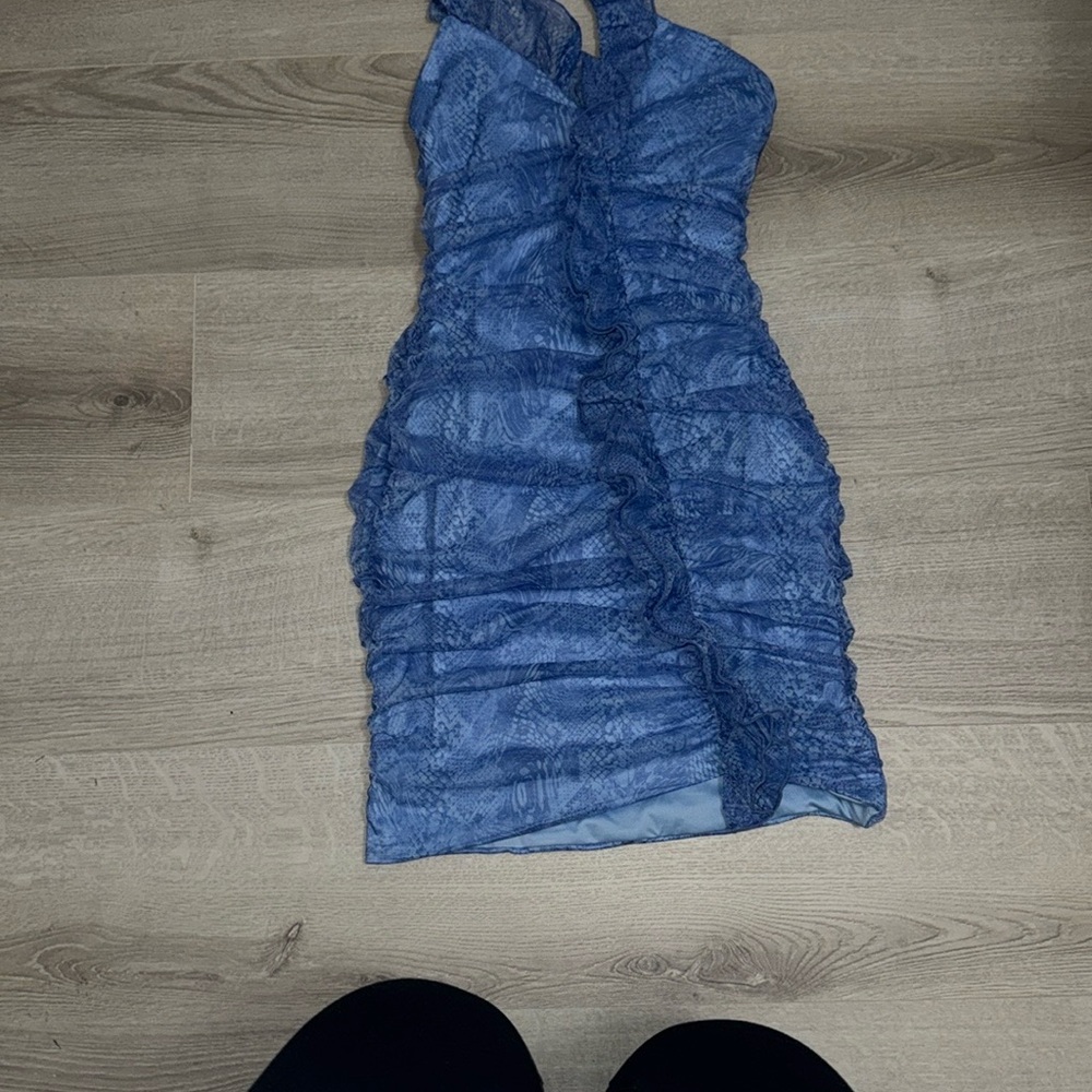 Elegant Blue Ruffled Dress - Picture 5 of 5